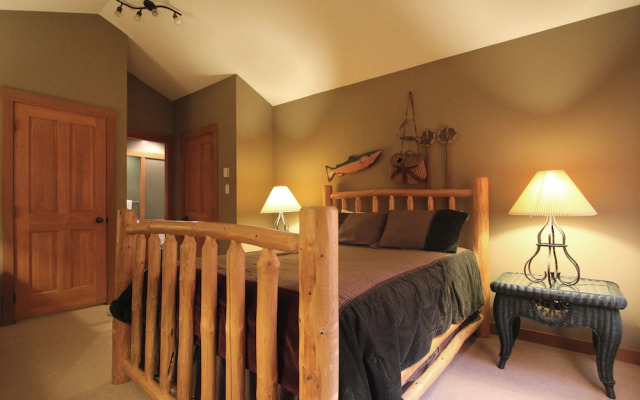 Beautifully Renovated, Fantastic Views Ski in out 3 Beds - Mountain Star