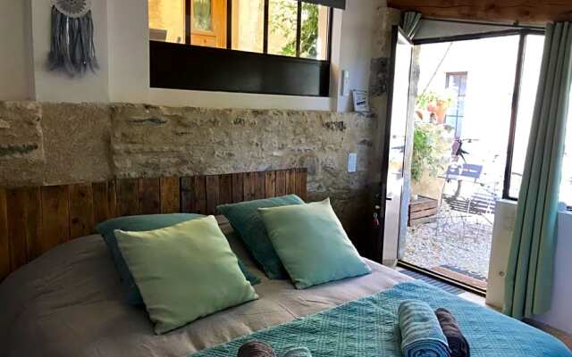 Bastide Bellugue Maison d'hôtes réseau Bienvenue à La Ferme à 3 minutes de Lourmarin