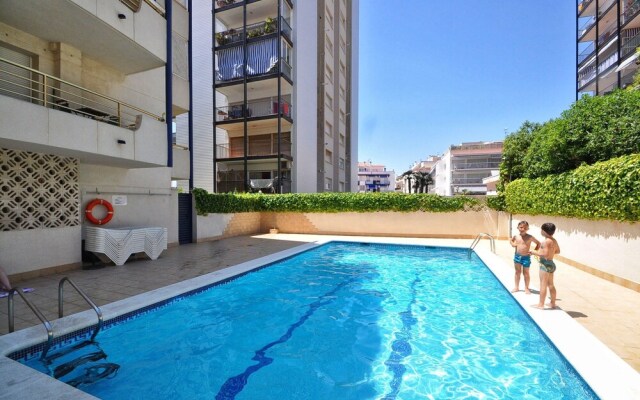 2BR Center & Swimming Pool