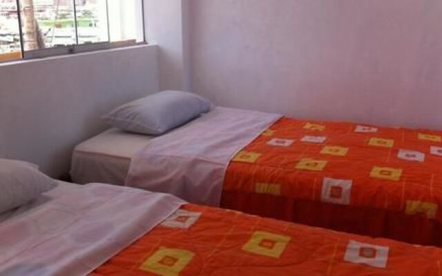 Icthus Paracas Backpacker House