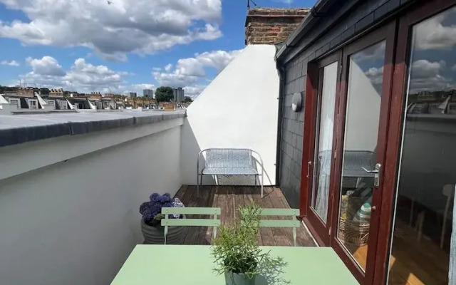 Charming Primrose Hill Rooftop Duplex