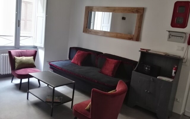 Casa Monti Colosseo, Domus Aureacharming Apt