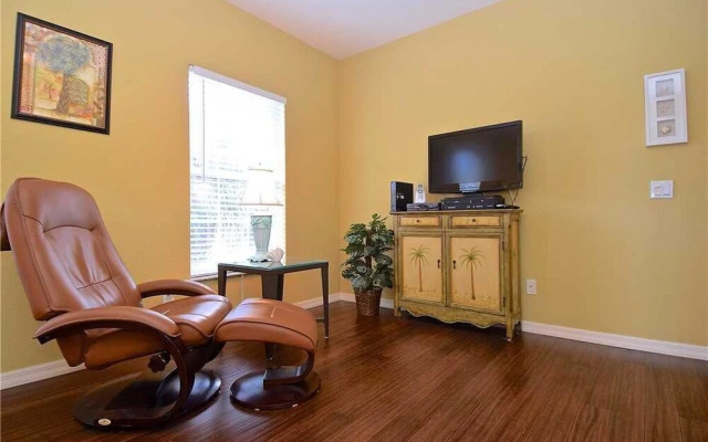 L'Pavia - Two Bedroom Condo