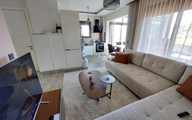 Vibrant Flat With Balcony in Golturkbuku
