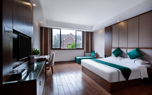 Xuyong Sunshine Garden Inn