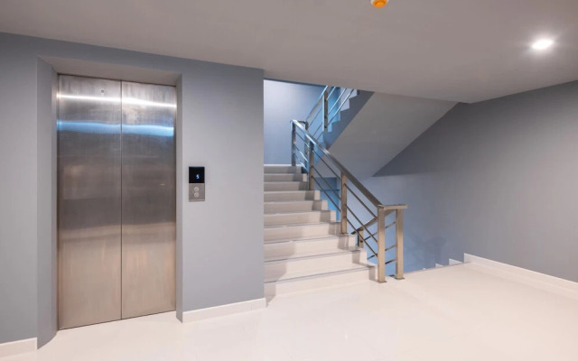 Oblique Apartment