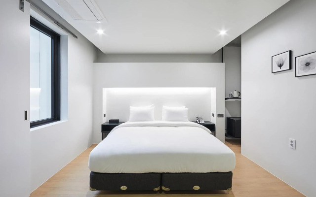 Hotel Intro