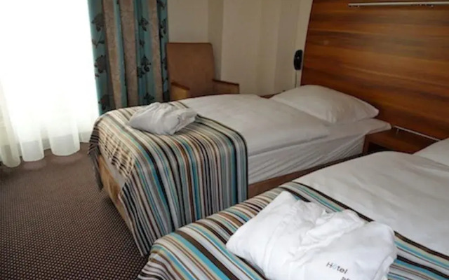 Albert Premier Hotel