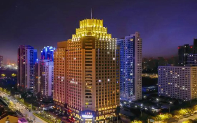 Enrichee Gloria Plaza Hotel