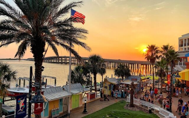 Picture Perfect 2 Bedroom Condo by RedAwning