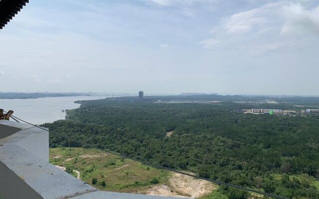 Urban Nomad at Almas Suites