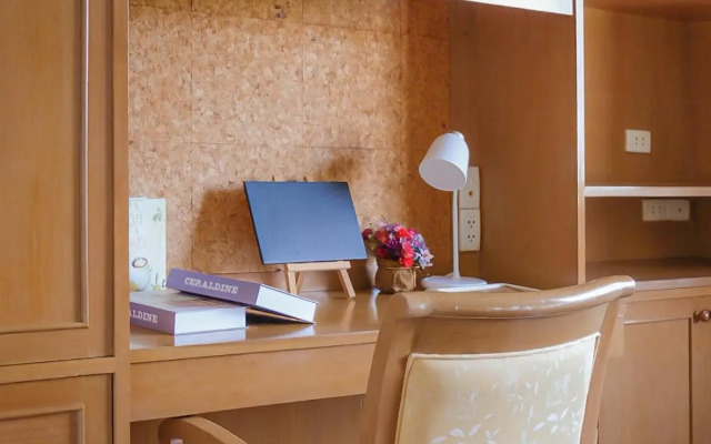 Seastar Hotel And Service Apartment