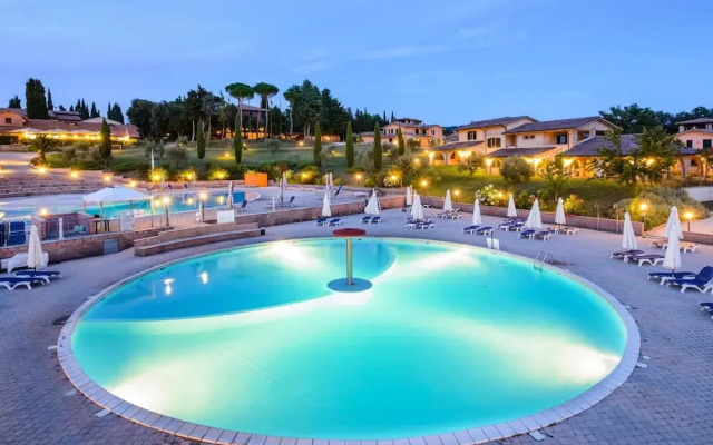 Residence with private beach in Talamone