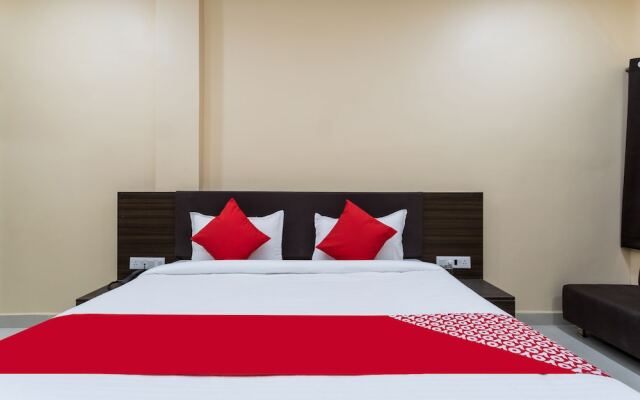 OYO 28247 Hotel SMR Palace
