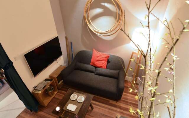 Middle Huaihai Road Homestay