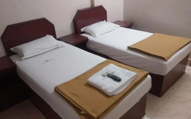 Anandan Tourist Home