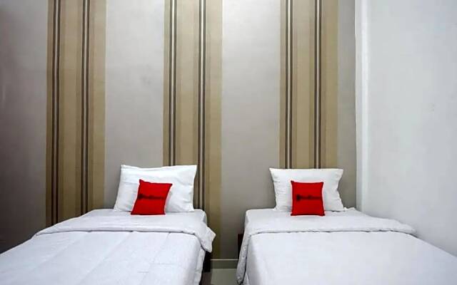 RedDoorz near Stasiun Purwosari