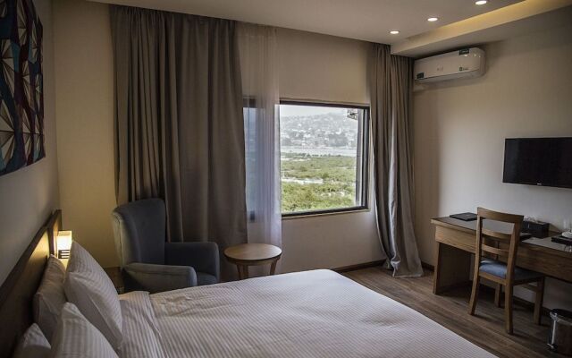 Sierra Palms Resort
