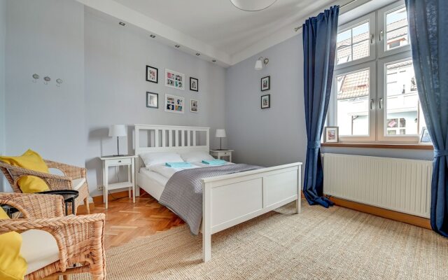 Grand Apartments - Brooklyn