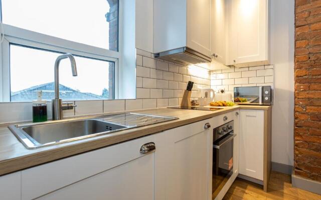 Pillo Rooms Serviced Apartments- Salford