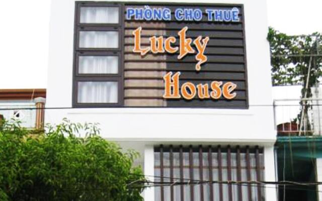 Lucky House Hotel