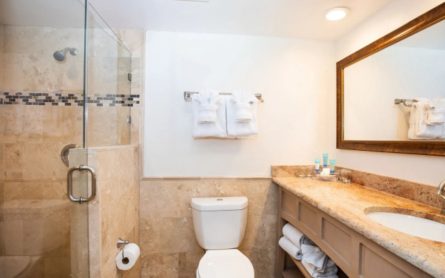 Tween Waters Island Resort & Spa