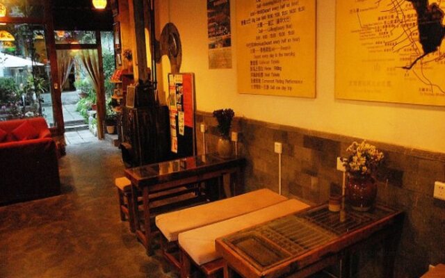 Four Seasons Youth Hostel