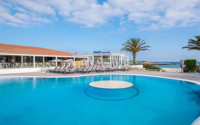 Fergus Style Carema Beach