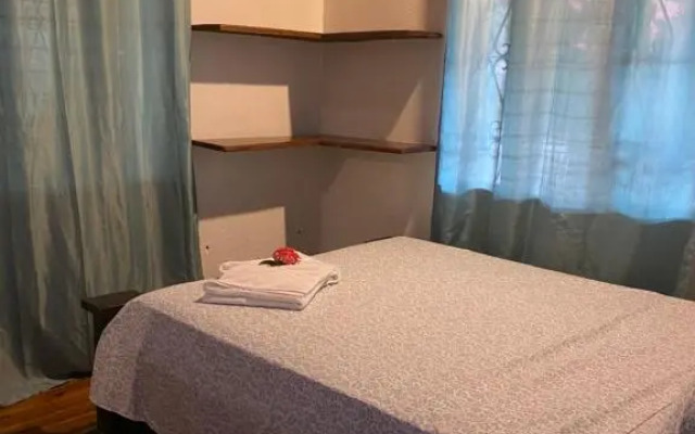 Mauras Tropical Mini Hostel