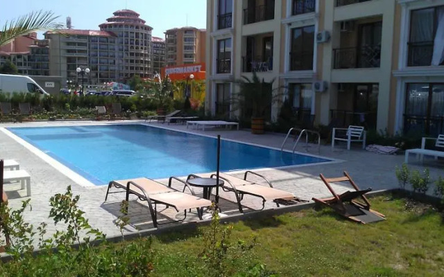 Studio in Villa Astoria