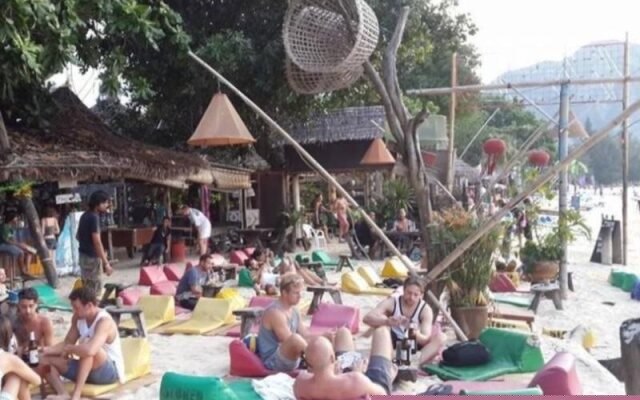 Koh Phi Phi Stones Bar Dorm Rooms & Restaurant