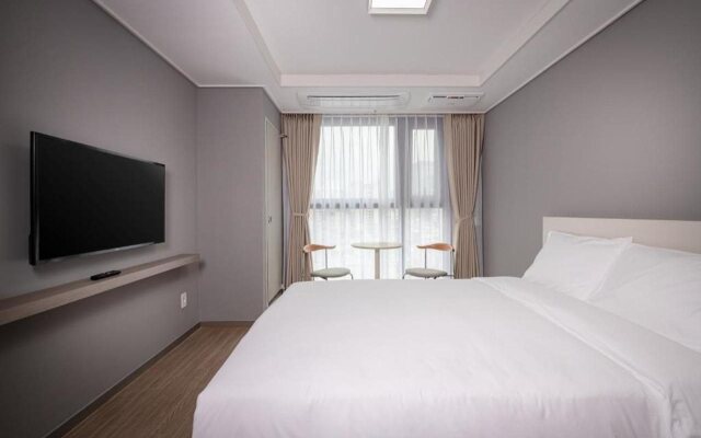 Sollago Myeongdong Hotel & Residence