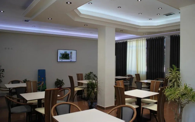 Hotel Mondo