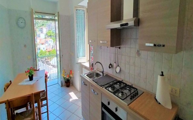 CASA Via Salita Monte, 98 - Cozy Private House with Two Bathrooms-Trekking Lovers - Town View