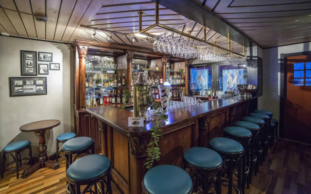 Mary-Ann's Polarrigg