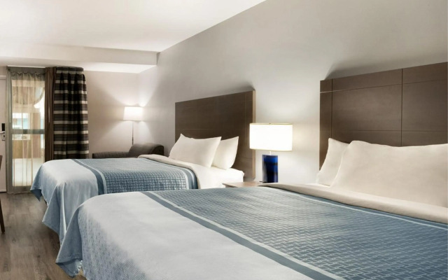 Travelodge by Wyndham Saskatoon