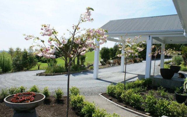 Woodhouse Mountain Lodge