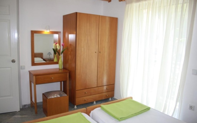 Iris Apartments