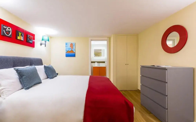 Apartment in the Heart of Nightlife by Wonderful Italy