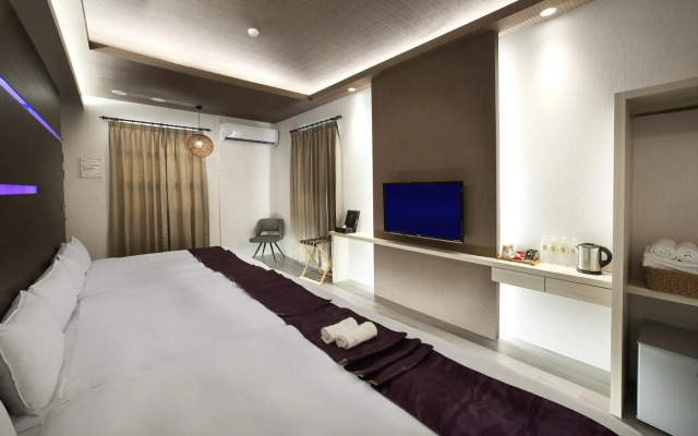 One Fukun Hotel