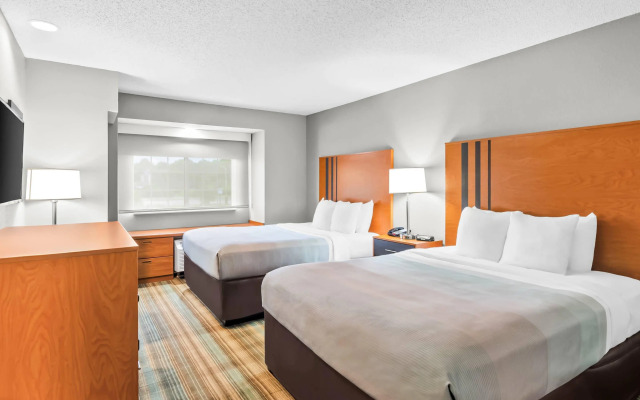 Quality Inn & Suites I-81 Exit 7