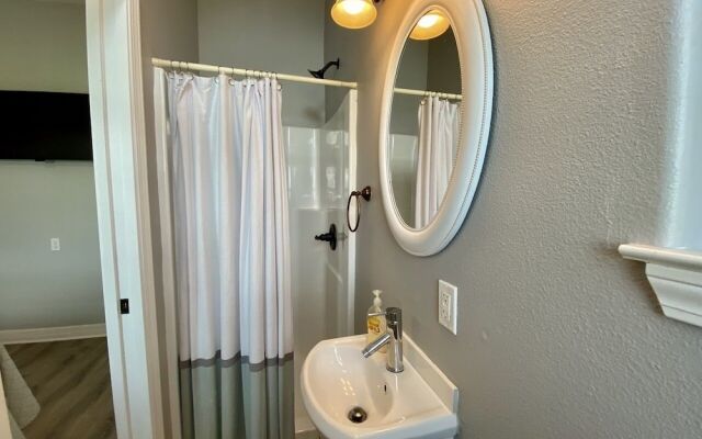 Serendipity Shore 3 Bedroom Home by RedAwning