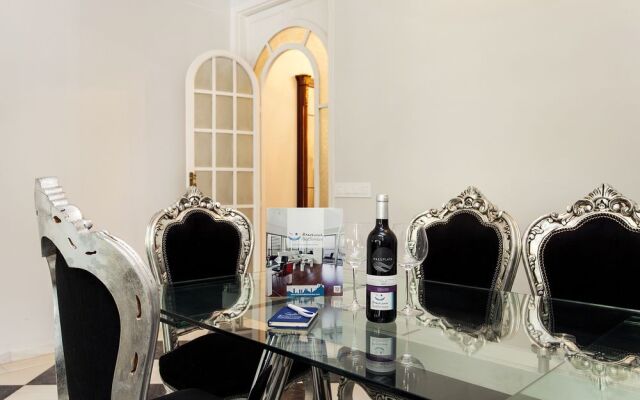 1229 - City Center Apartment with Terrace