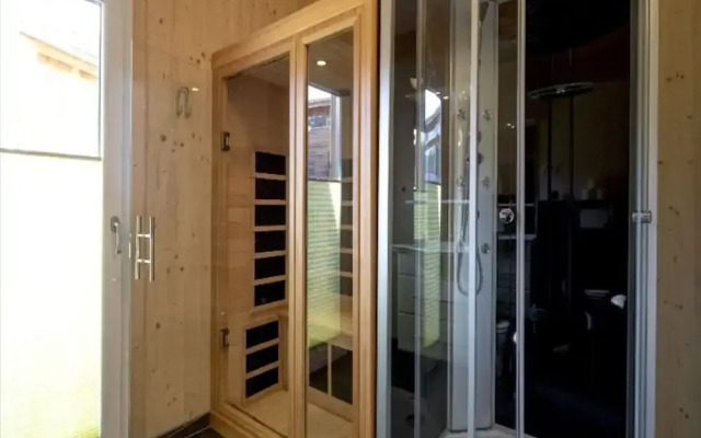 Attractive Chalet With Whirlpool