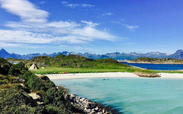 Lofoten Beach Glamping