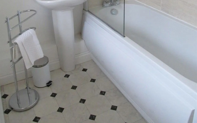 Bath Breaks Apartments