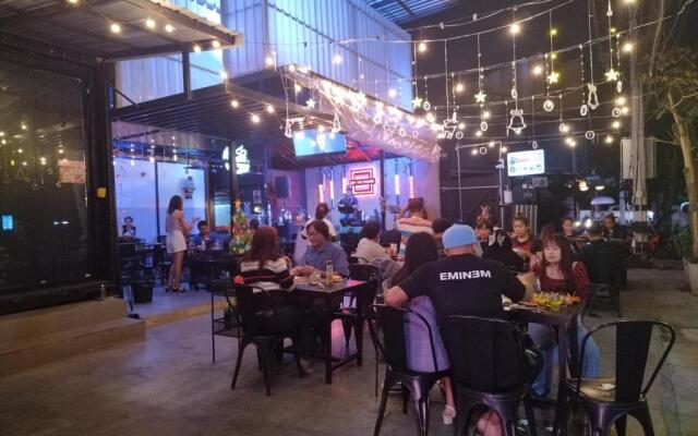 Near old city,Nimman,night Bazaar swimming pool apartment 25
