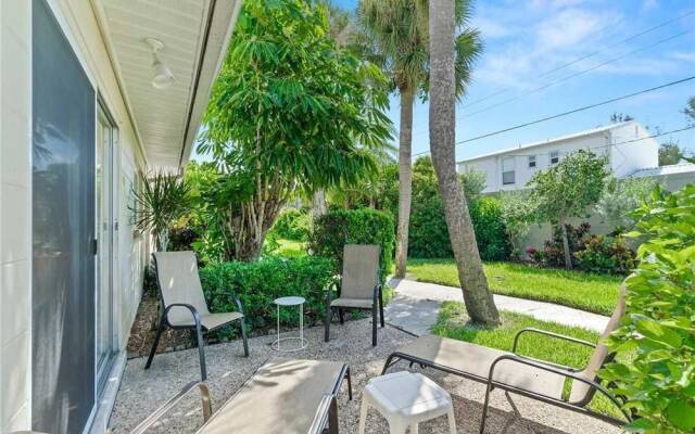 Jamaica Royale 101 - Two Bedroom Condo