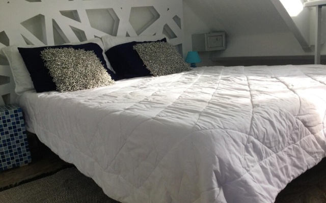 Studio in Sandy-Ground, with Wonderful Sea View, Pool Access, Furnished Balcony — фото 4