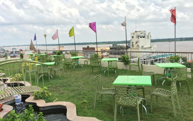 OYO Premium Assi Ghat